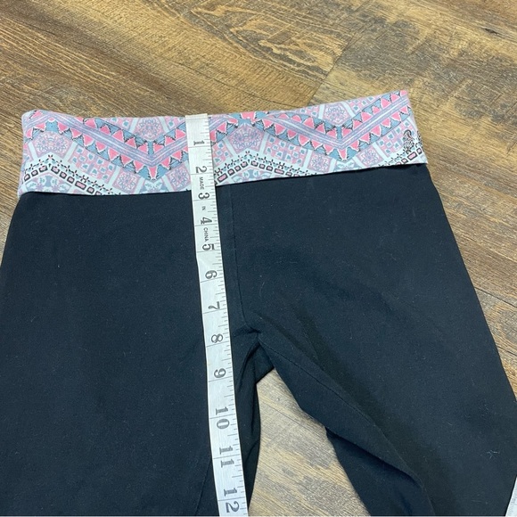 Victoria's Secret Yoga Capri Leggings Size Small Fold Over Black Pink Teal Y2K - Picture 3 of 8